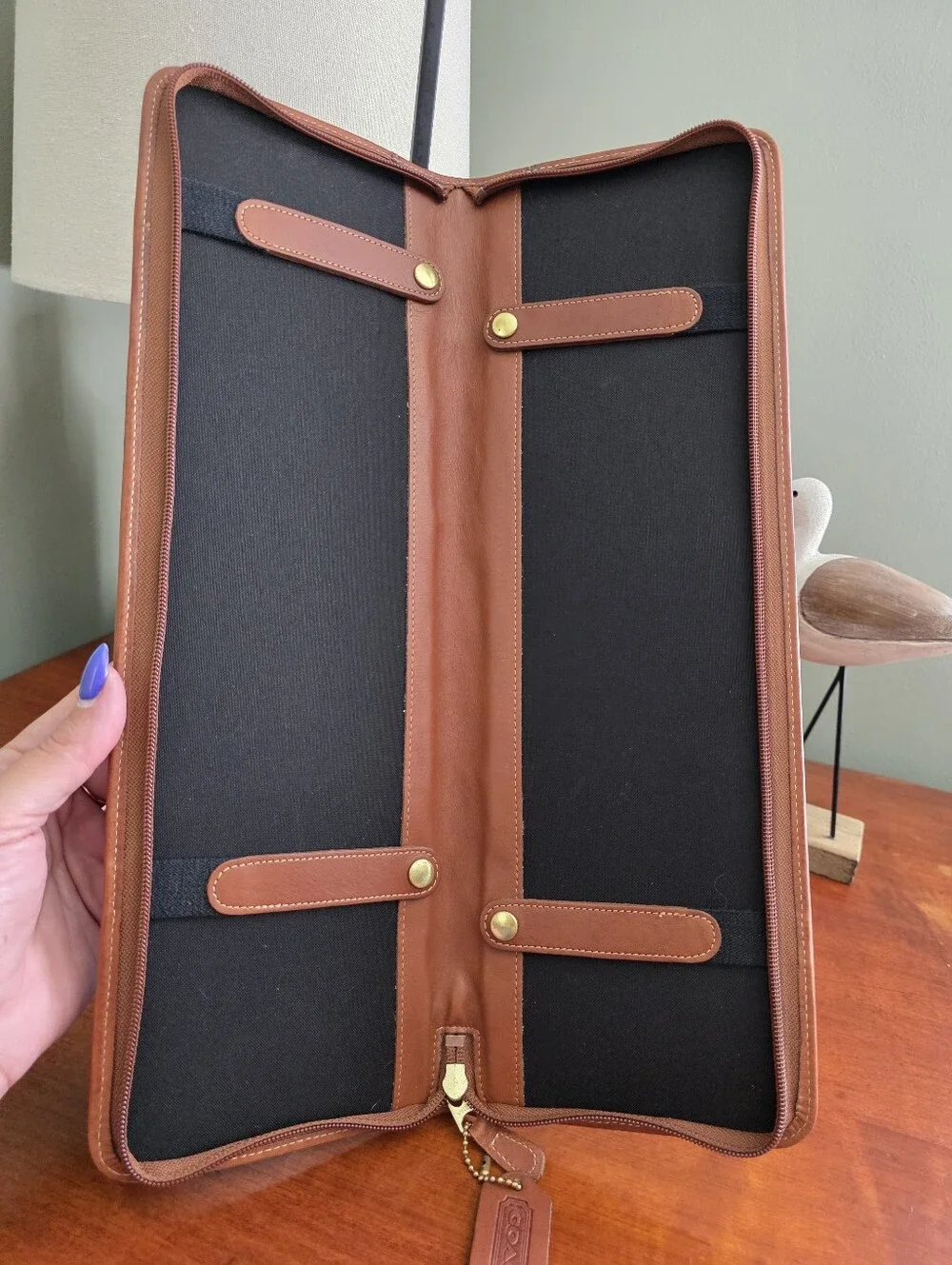 Coach Vintage British Tan Leather Tie Case Travel Organizer Hangtag USA